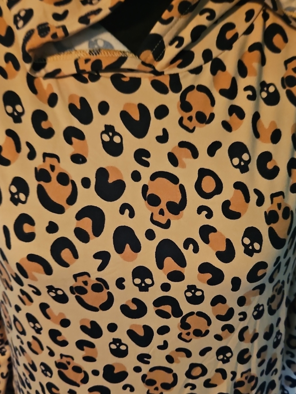 Halloween Skulls Nightshirt And Socks - Picture 2 of 7